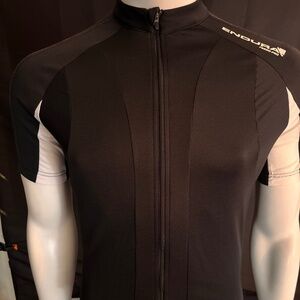 Great condition mens medium Endura cycling jersey
